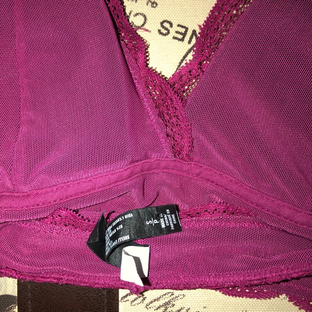 Bundle of two small Aeropostale padded bralettes - Picture 4 of 7